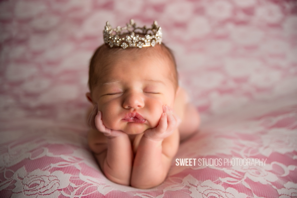 Akron Cleveland Newborn Baby Family Kids Photographer Kriste Radicelli Sweet Studios Photography