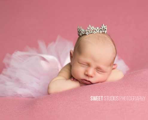 Akron Cleveland Newborn Baby Family Kids Photographer Kriste Radicelli Sweet Studios Photography